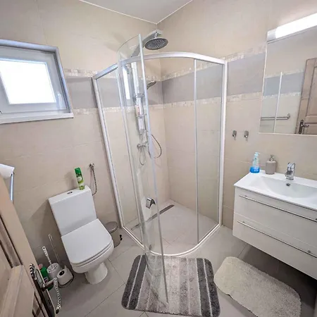 Apartment In 48126